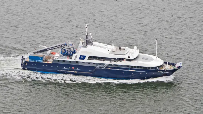 During the conversion works the vessel was lengthened by 9m and sponsons were added to improve the sea keeping