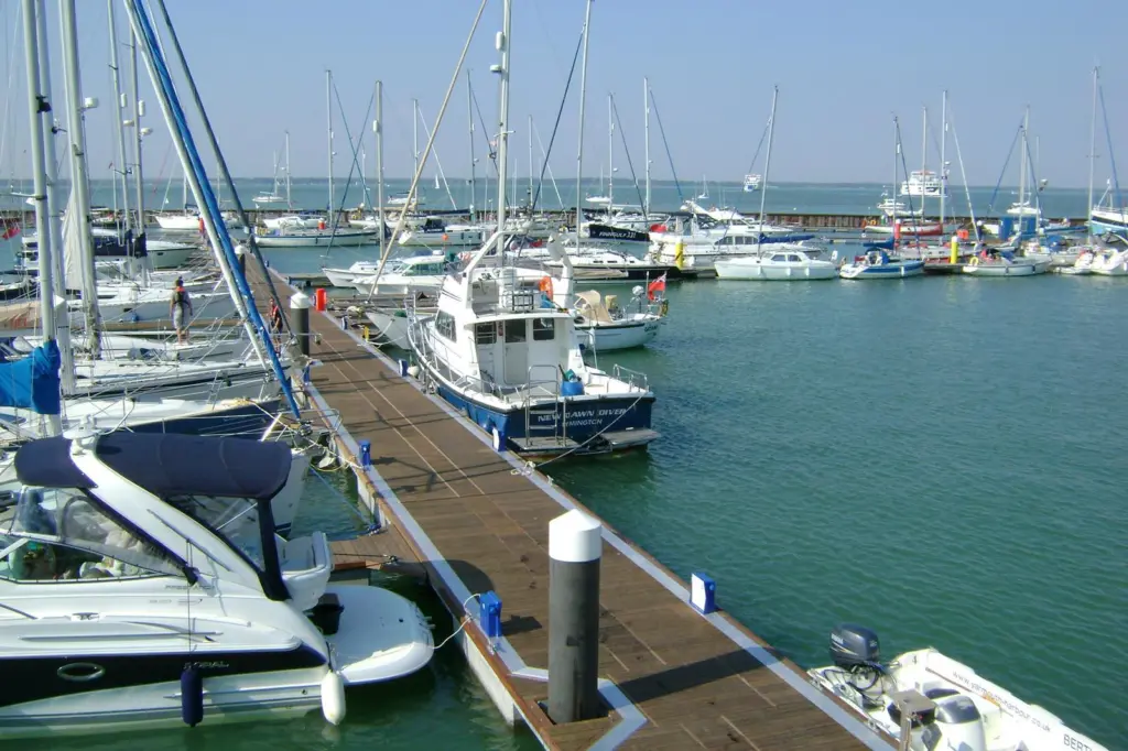 Yarmouth's new pontoons feature Kebony sustainable decking (Kebony)