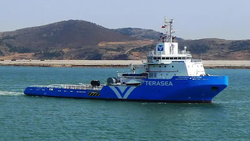 Terasea Falcon is the first of a new breed of long distance oceangoing tugs