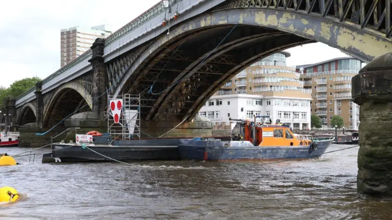 No Entry signs are set up in the central arch in blustery conditions. Photos by Graeme Ewens