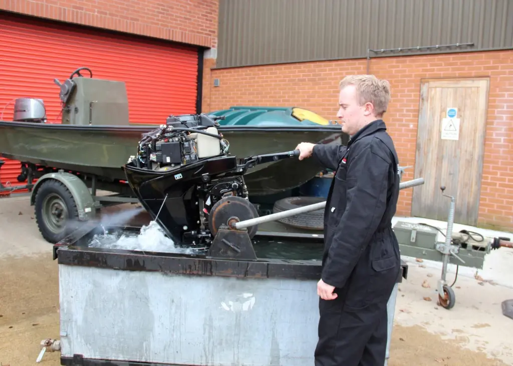 A special test rig allows ‘Inversion Protected’ engines to be rotated through an immersion cycle and restarted within only 10 seconds