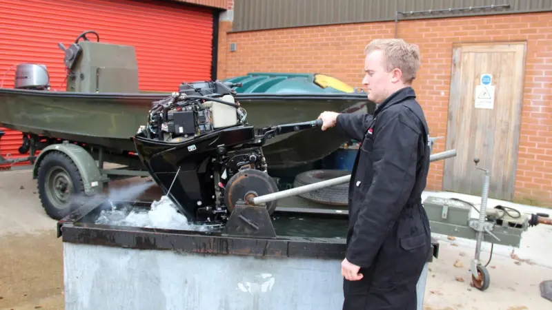 A special test rig allows ‘Inversion Protected’ engines to be rotated through an immersion cycle and restarted within only 10 seconds