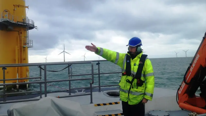 The David Clark Marine Wireless Headset Communications System enables users to enjoy clear, crisp, hands-free reception within a range of 100m