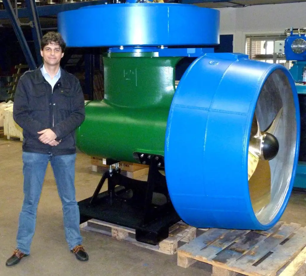 Markus van der Laan with the new electric V-POD 1,250mm drive unit