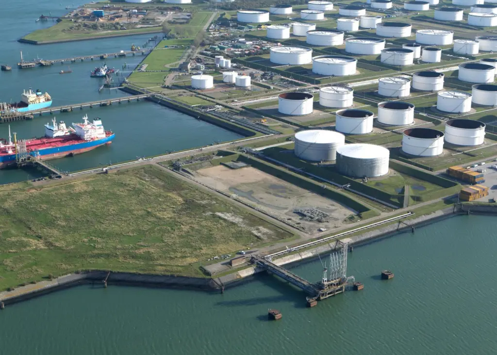 Dredging at Shell Europort will allow access for the very largest tankers