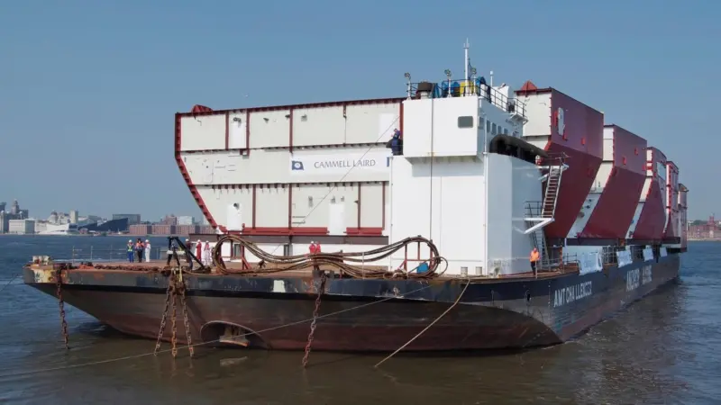 The modules for HMS Queen Elizabeth are readied to leave the Cammell Laid yard