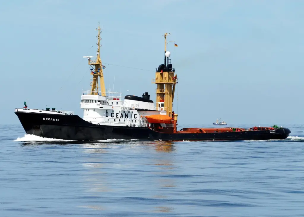 Oceanic goes to new owners after a varied career with Bugsier Reederei. Photo:  P. Andrysak