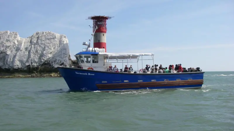 The vessel carries a Category 2 Code of Practice Licence, enabling it to be used as a workboat out of season