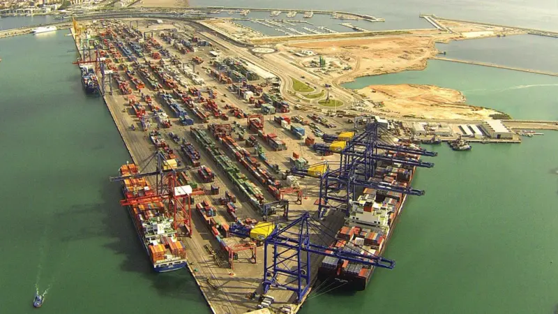 Acquisition of the new Super Post-Panamax crane forms part of an ambitious investment programme developed by TCV Stevedoring