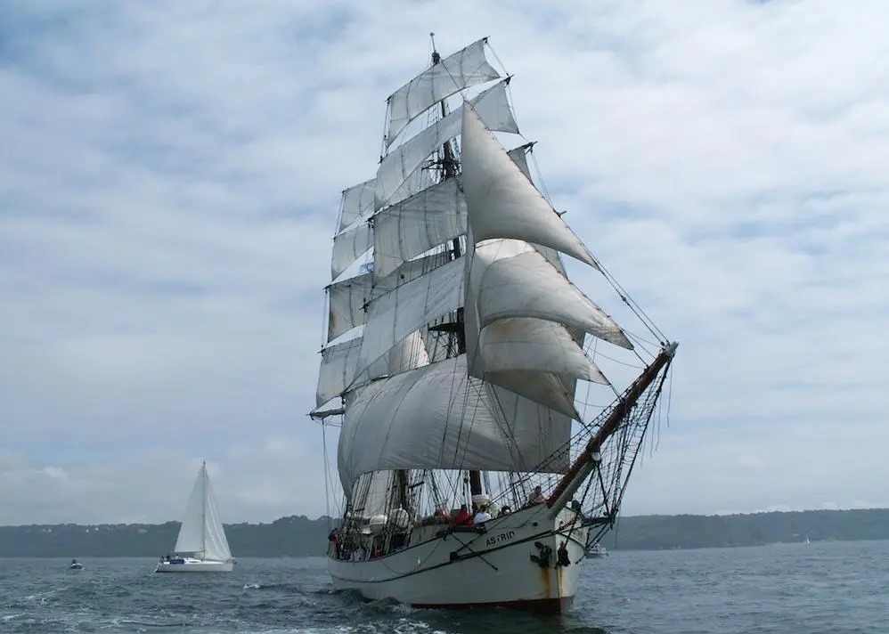 Astrid was approaching Kinsale harbour when its engine failed to start