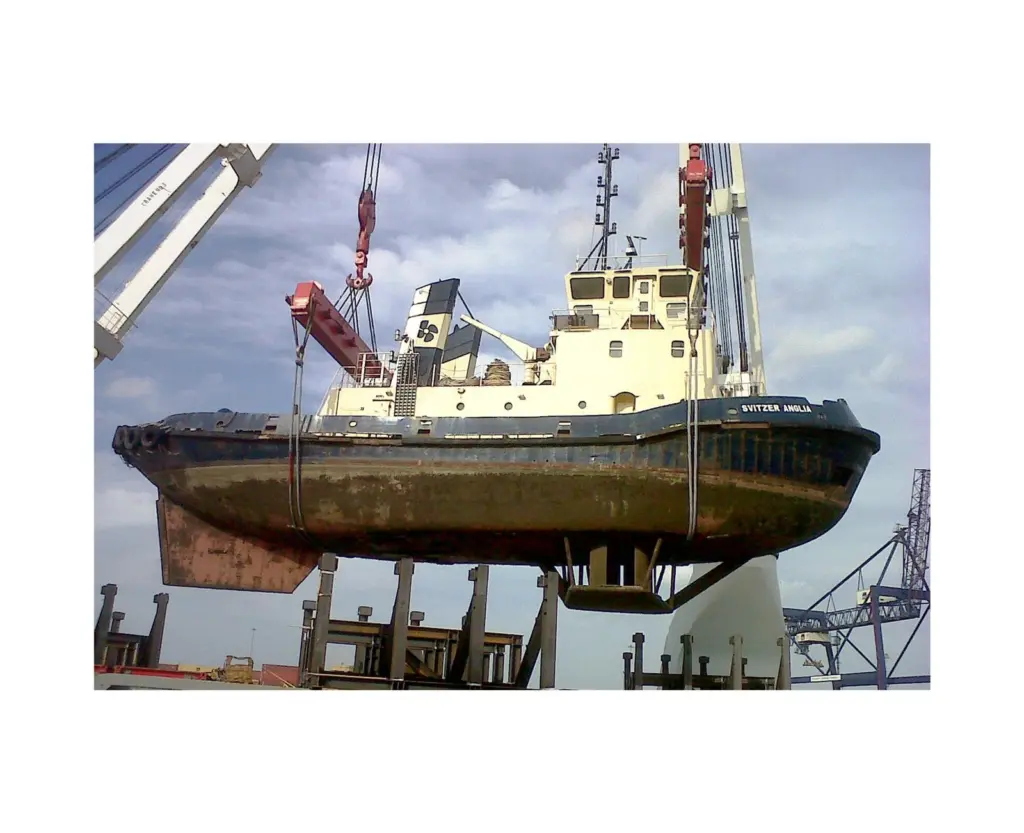 Svitzer Anglia has been transported to Venezuela aboard the heavy lift ship HHL Venice, along with two similar Voith tractors