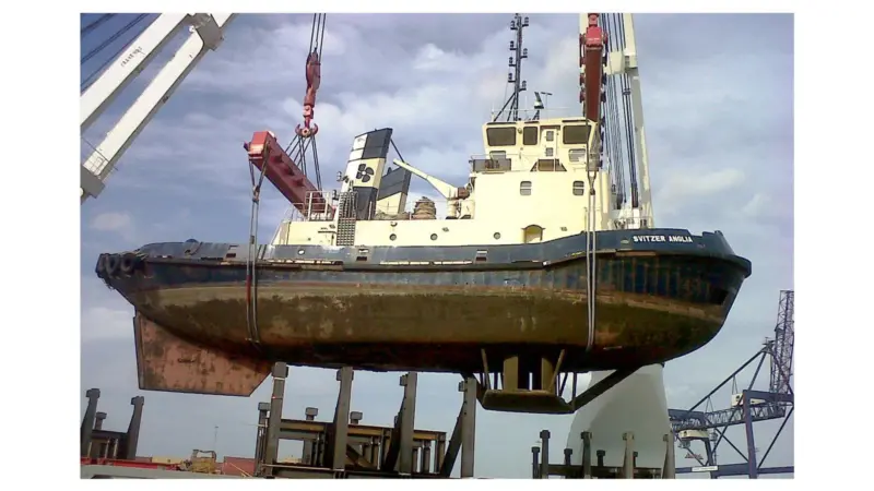 Svitzer Anglia has been transported to Venezuela aboard the heavy lift ship HHL Venice, along with two similar Voith tractors