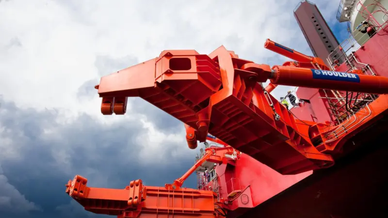 The pile Gripper Arms provide resistance to wave, tide and current forces