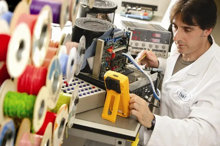 The China Classification Society made a detailed study of the manufacturing processes and quality control methods employed at the Teledyne TSS factory