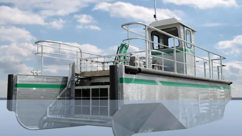 The 9m floating debris/oil spill collection Envirocat is to be operated by Harbour Clean
