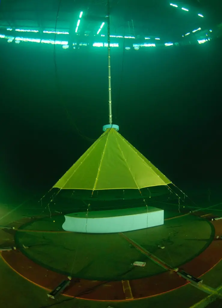 The DIFIS system was originally developed with EC funding as a way to cope with oil leaking from wrecks in deep water