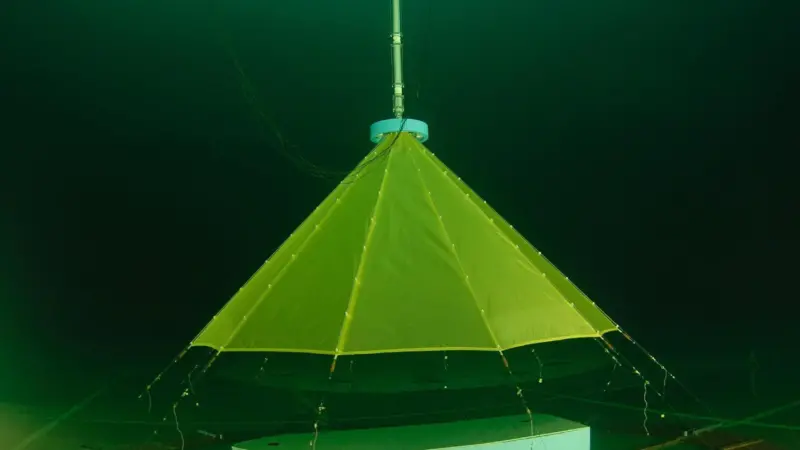 The DIFIS system was originally developed with EC funding as a way to cope with oil leaking from wrecks in deep water