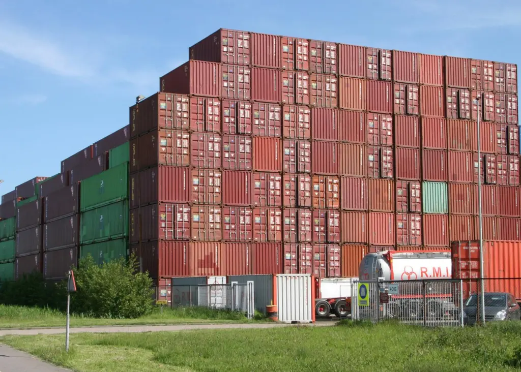 The distribution of empty containers is an important part of the logistics chain. Photo: Peter Barker
