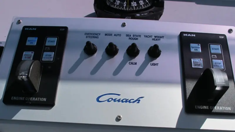 On the dash board are switches that not only allow switching from auto to manual control but which also allow the operator to compensate for rough and smooth seas and for when the boat may be in heavy or light condition