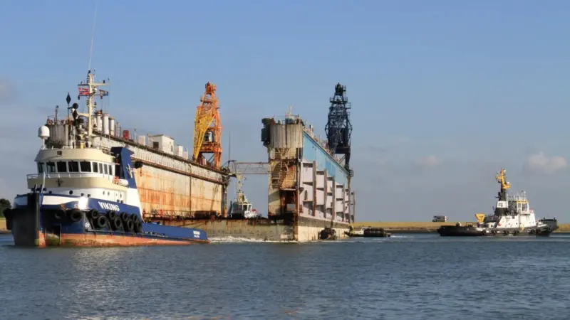 Towage was done by the tug Viking, owned and operated by Koerts International Towing Service/Seacontractors of Delfzijl