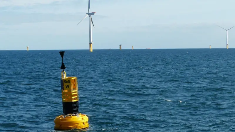 The JET 9000 buoys provide a robust and cost effective solution for applications where high visibility is a must