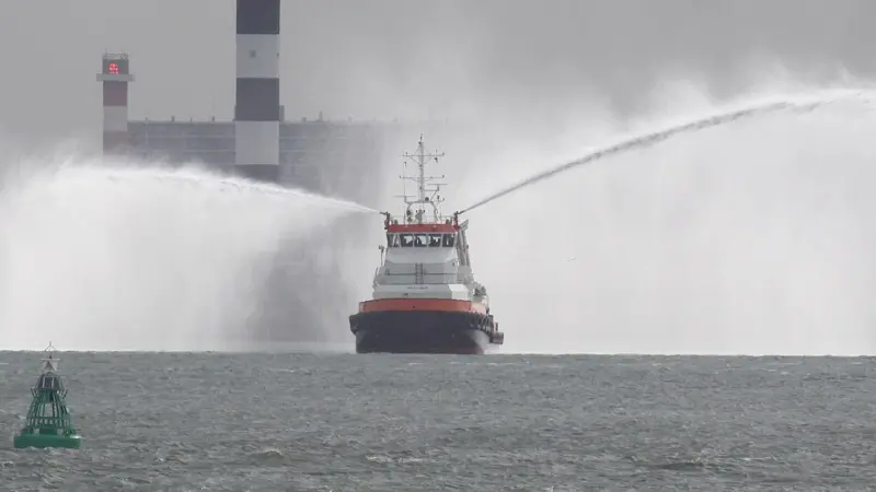 Kaikoura’s fire monitors are tested during trials in the New Waterway. Photo courtesy of Peter Barker