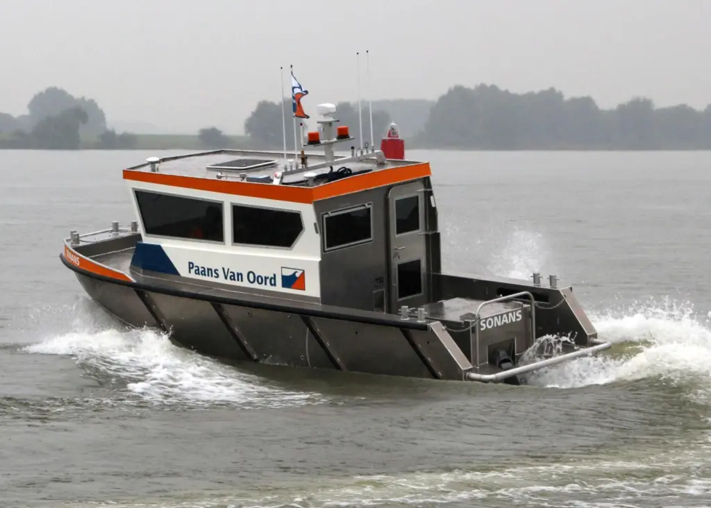 ‘Survey-machine’ is also capable of being a fast mob/demob survey or crew change vessel, with a maximum speed of 45km/h