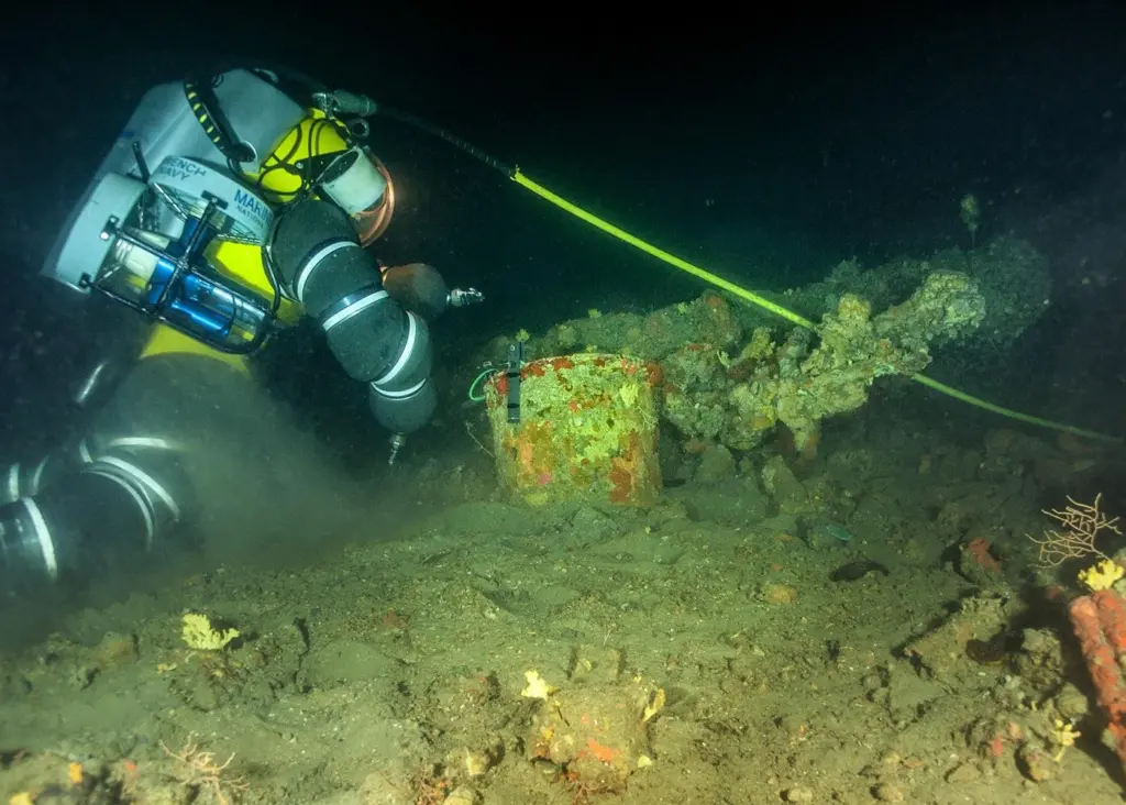 La Lune's exploration is also a test site for new techniques of working with advanced equipment under the sea