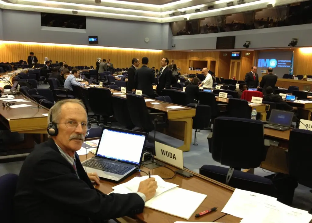 Craig Vogt at the meeting that adopted the revised Guidelines for Assessment of Dredged Material. Photo: CEDA