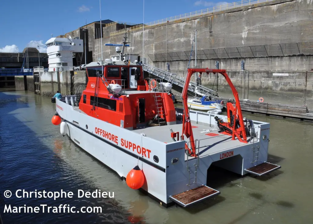 The dual role capability of Geo Surveyor X allows it to operate in an operations and maintenance capacity or as a survey vessel
