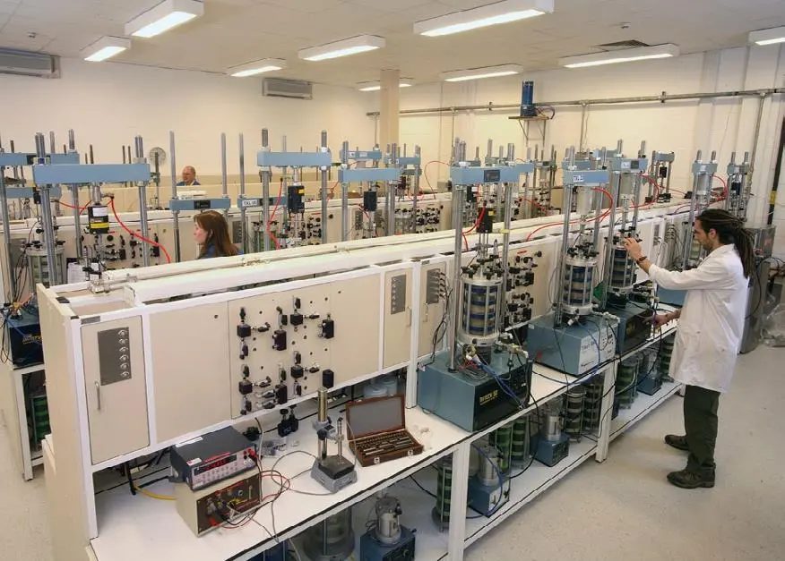 The new effective stress triaxial testing suite