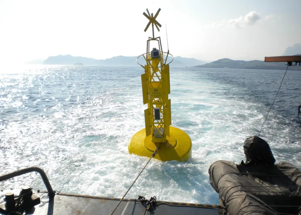 Almarin supplied seven G3000TL buoys with 11m3 hull volume