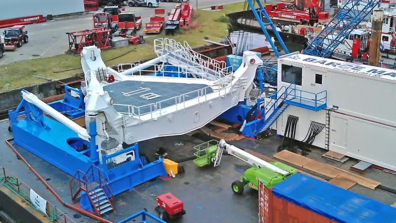 Barge Master has recently built its first platform with a 700 tonne load capacity