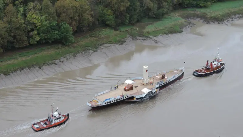 The new Medway Queen left Bristol under tow