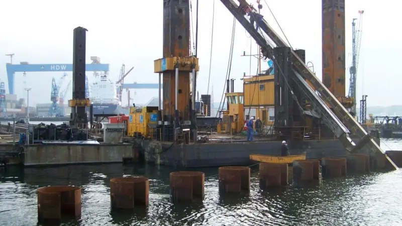 Piles being driven at Ostseekai in 2007