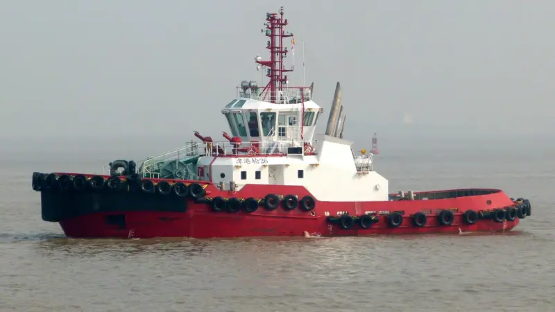 Jin Gang Lun 26 was built by a Chinese yard for the Chinese port of Tianjin to the latest RAmparts 3500 design