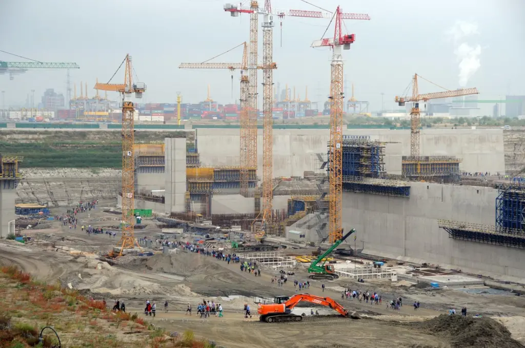 Work is well advanced with Antwerp's Deurgancksluis project (Antwerp Port Authority)