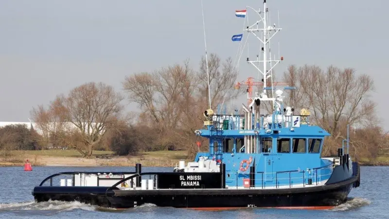 SL Mbissi is an extensively customised Shoalbuster 2508 with electrically powered deck machinery and bow thruster
