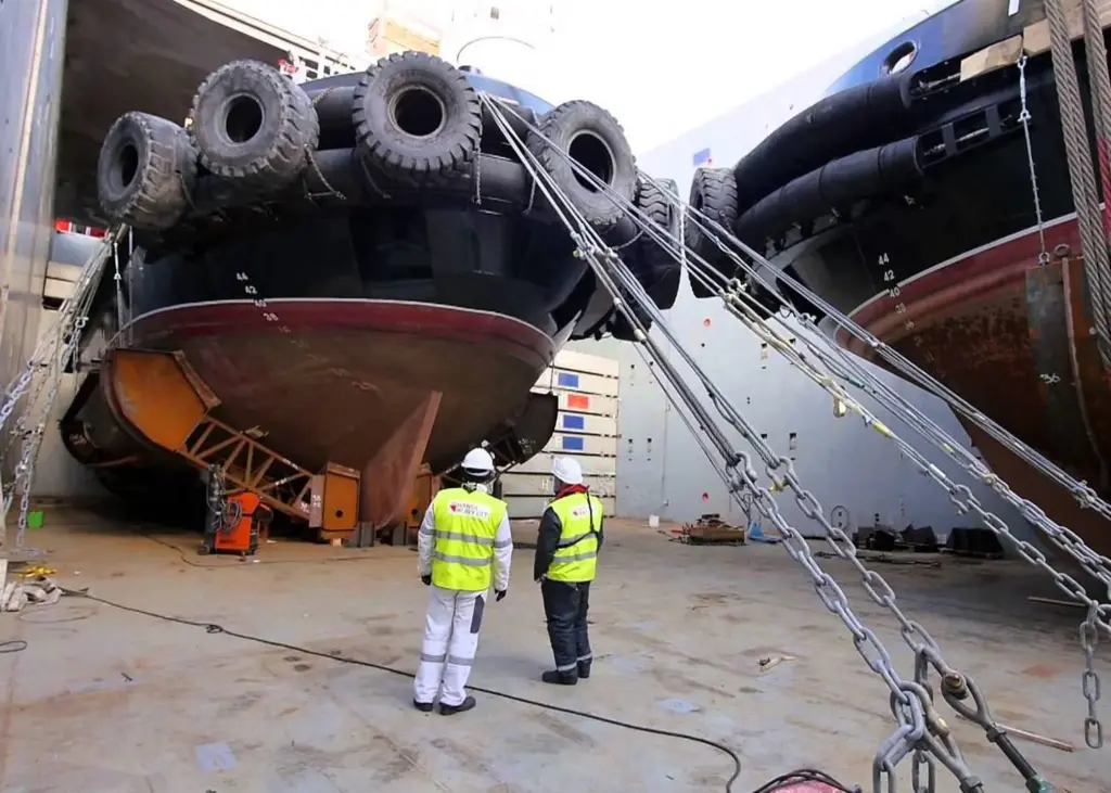 ‘HHL Lagos’ hold takes two of the tugs
