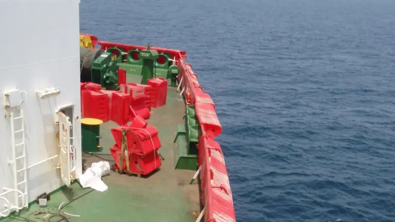 Guardian’s sections are interchangeable between vessels, providing a strong and rigid structure, tailored to fit around fairleads and unique structures
