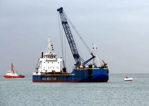 'San Luca Primo' is dredging Basin I to a depth of 13m
