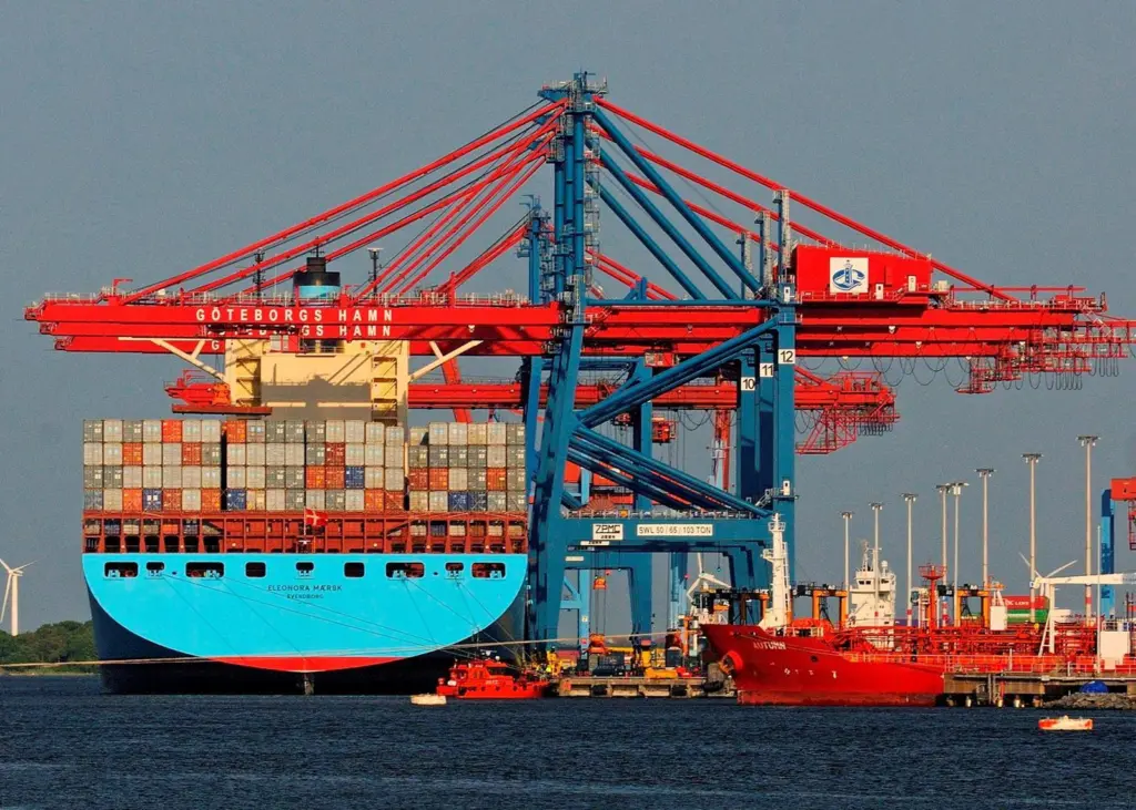 During 2013, 120 tonnes of sulphur emissions were saved as a result of the Port of Gothenburg's programme. Photo: Port of Gothenburg