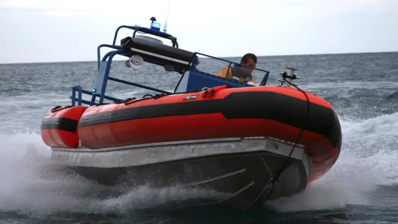 The first SRA-750 was freighted to Seawork from Spain