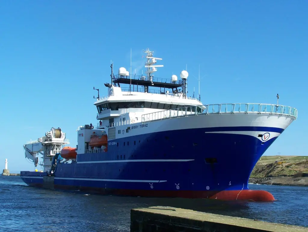 The captain of the ‘Bibby Topaz’ got the vessel back on station, but he needed to drive the vessel manually to save the stranded diver – and it was close