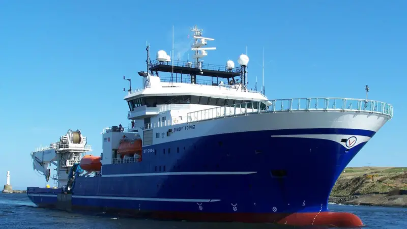 The captain of the ‘Bibby Topaz’ got the vessel back on station, but he needed to drive the vessel manually to save the stranded diver – and it was close