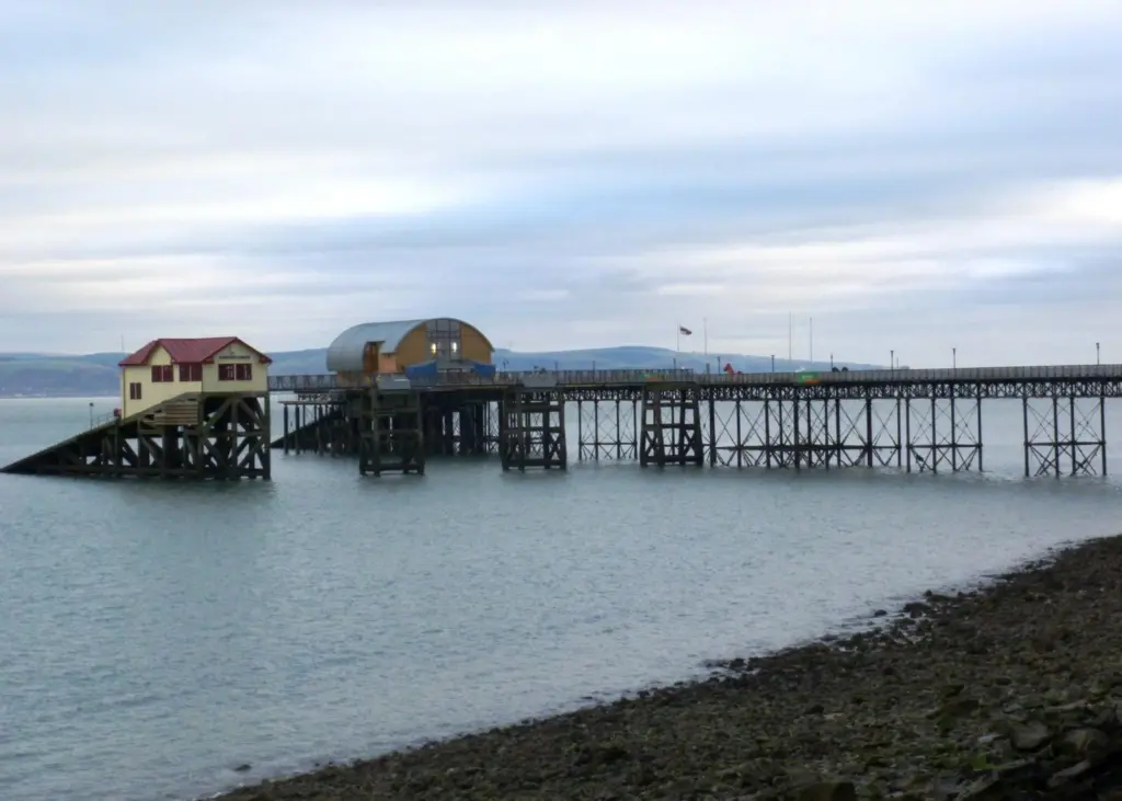 1,200mm diameter piles are installed within the existing pierhead
