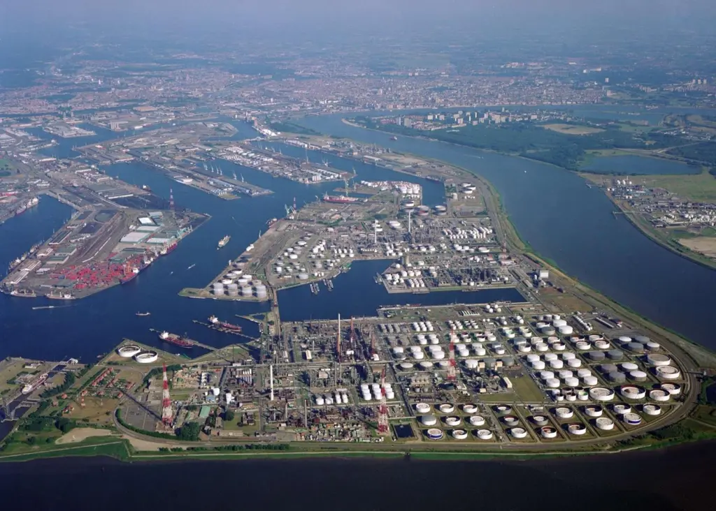 Antwerp – a forerunner in the development of LNG bunkering at ports