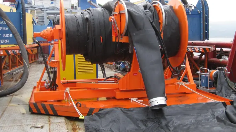 Weir Boom 180 is designed to cope with massive oil spills and oil well “blow-outs