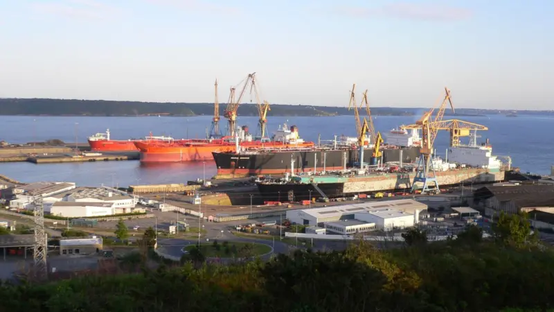 The Damen Shiprepair Brest facilities can accommodate almost any ship in the world
