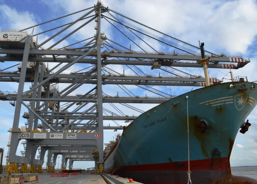 Quay cranes at London Gateway can pick up four twenty foot containers in a single lift